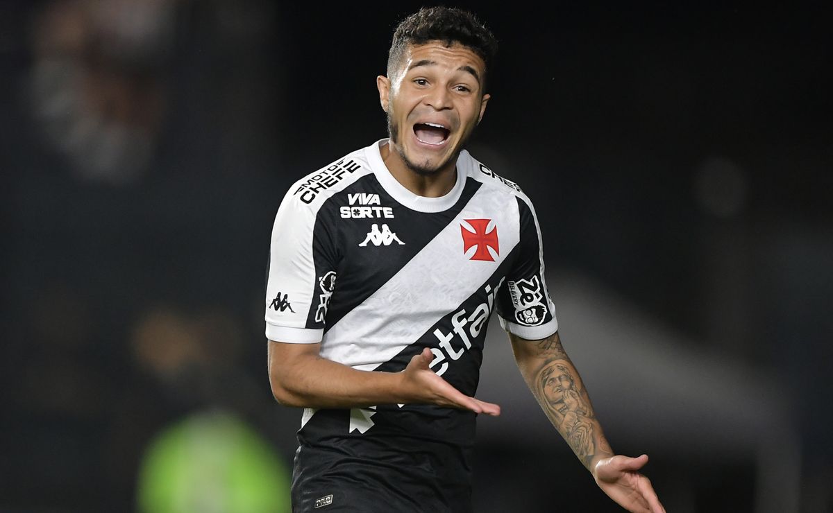 Adson acelera recuperação no Vasco e deve ficar à disposição no início da temporada