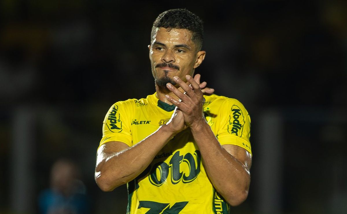 São Paulo negocia a contratação de Lucas Ramon, lateral-direito em fim de contrato com o Mirassol