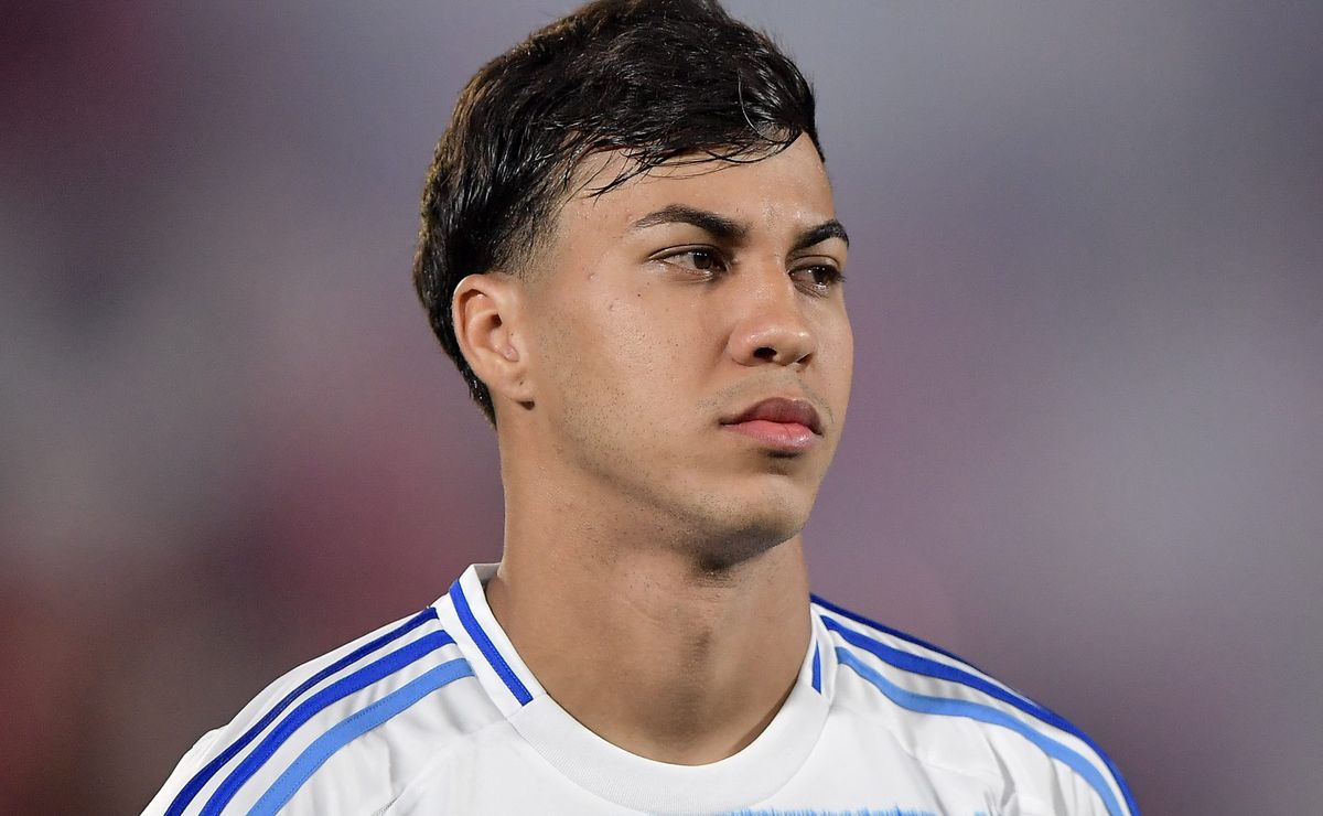 Flamengo define estratégia agressiva e aposta em desejo de Kaio Jorge para diminuir pedida milionária