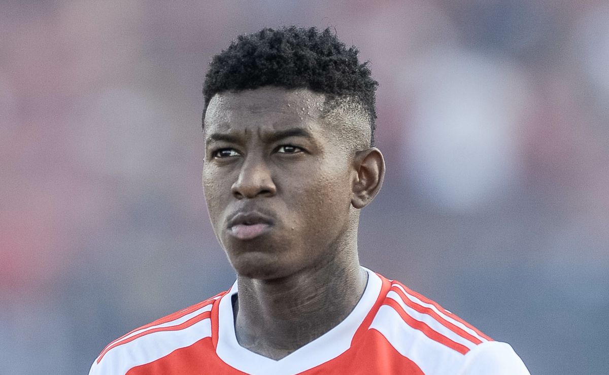 Flamengo acerta primeira contratação para 2026 e irá anunciar oficialmente a chegada de Vitão