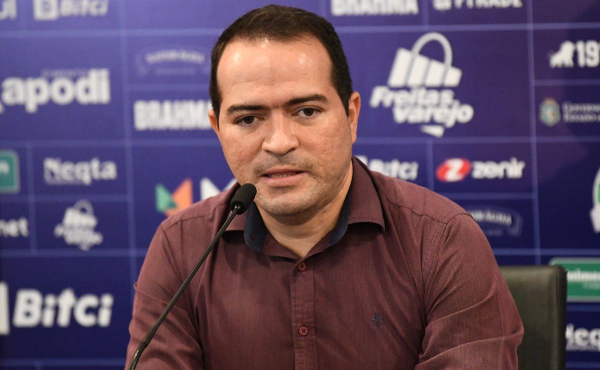 Grêmio entra forte para dar chapéu no Corinthians por Savarino e Marcelo Paz precisa correr