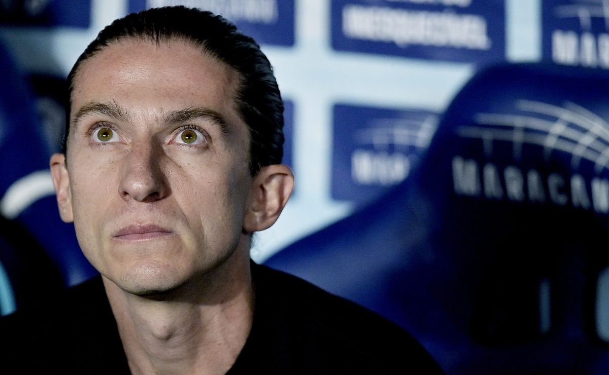 Flamengo prepara 2 saídas após renovar com Filipe Luís e já negocia com Grêmio e São Paulo