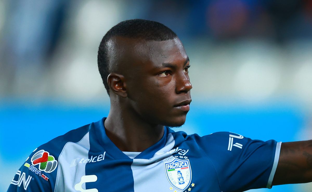 Hinestroza no Santos ganha força e Morelos pode ser envolvido na negociação com Atlético Nacional