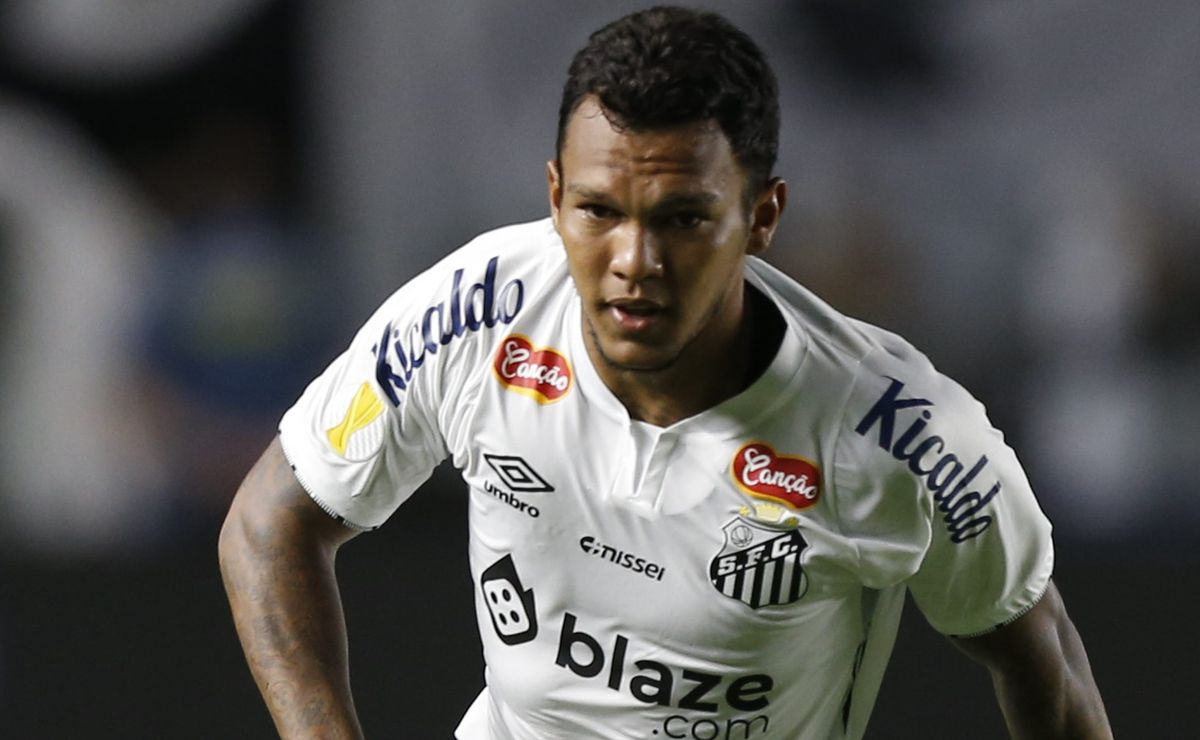 Gabriel Veron, ex-Santos, está fora dos planos do Porto e deve ser negociado em 2026