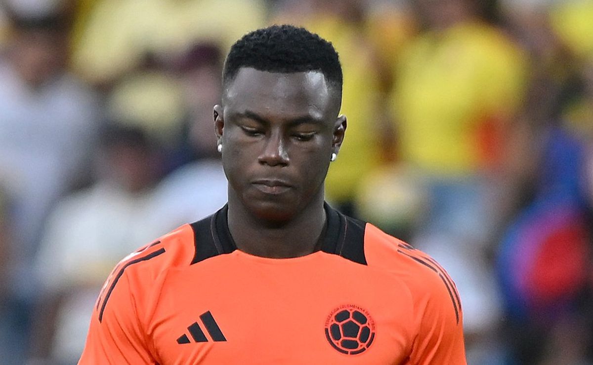 Novidade sobre Hinestroza anima Santos por contratação após negócio com Boca Juniors travou