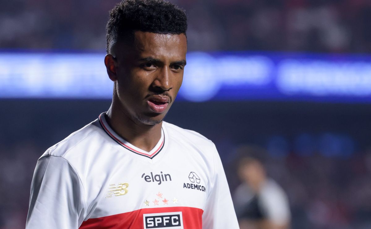 Blindagem contratual barra saída de Marcos Antônio do São Paulo e diretoria descarta negócio com Flamengo