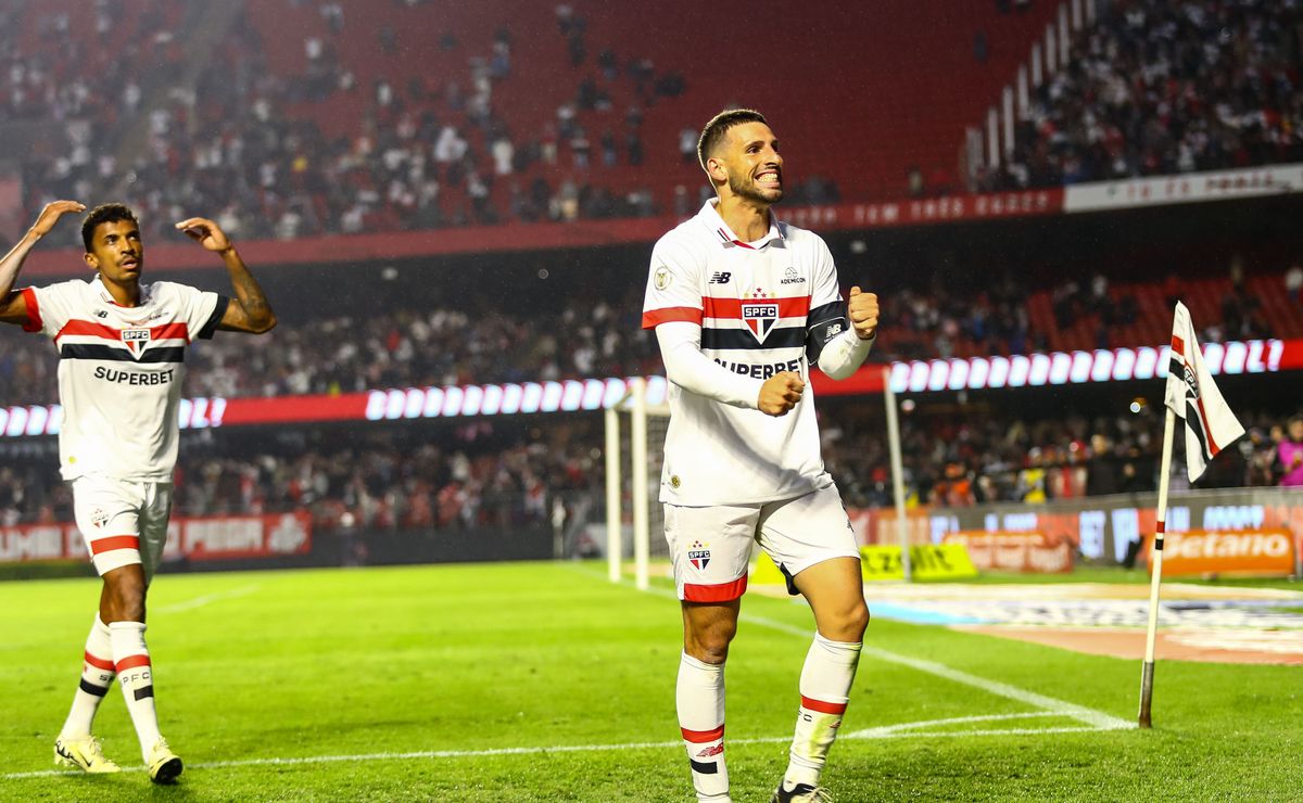 Boca sonha alto, São Paulo avalia barca e Calleri vira peça-chave no mercado de 2026