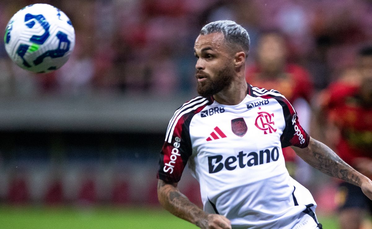 Saída de Michael do Flamengo não deve ter definição imediata pela ausência de propostas oficiais