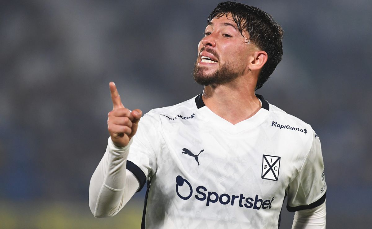 Santos segura a ansiedade, ajusta caixa e prepara investida forte por Felipe Loyola em 2026