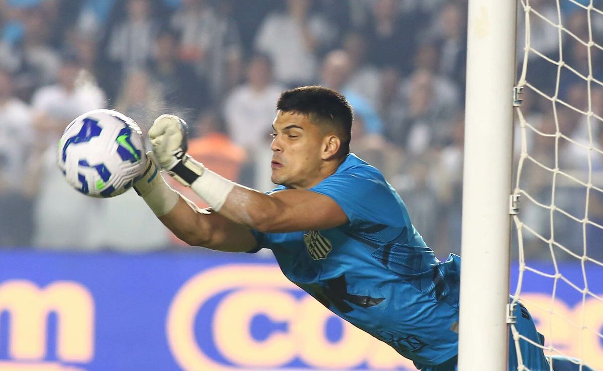 Flamengo fecha contrato de 4 anos com Gabriel Brazão e negocia diretamente com o Santos para concluir contratação