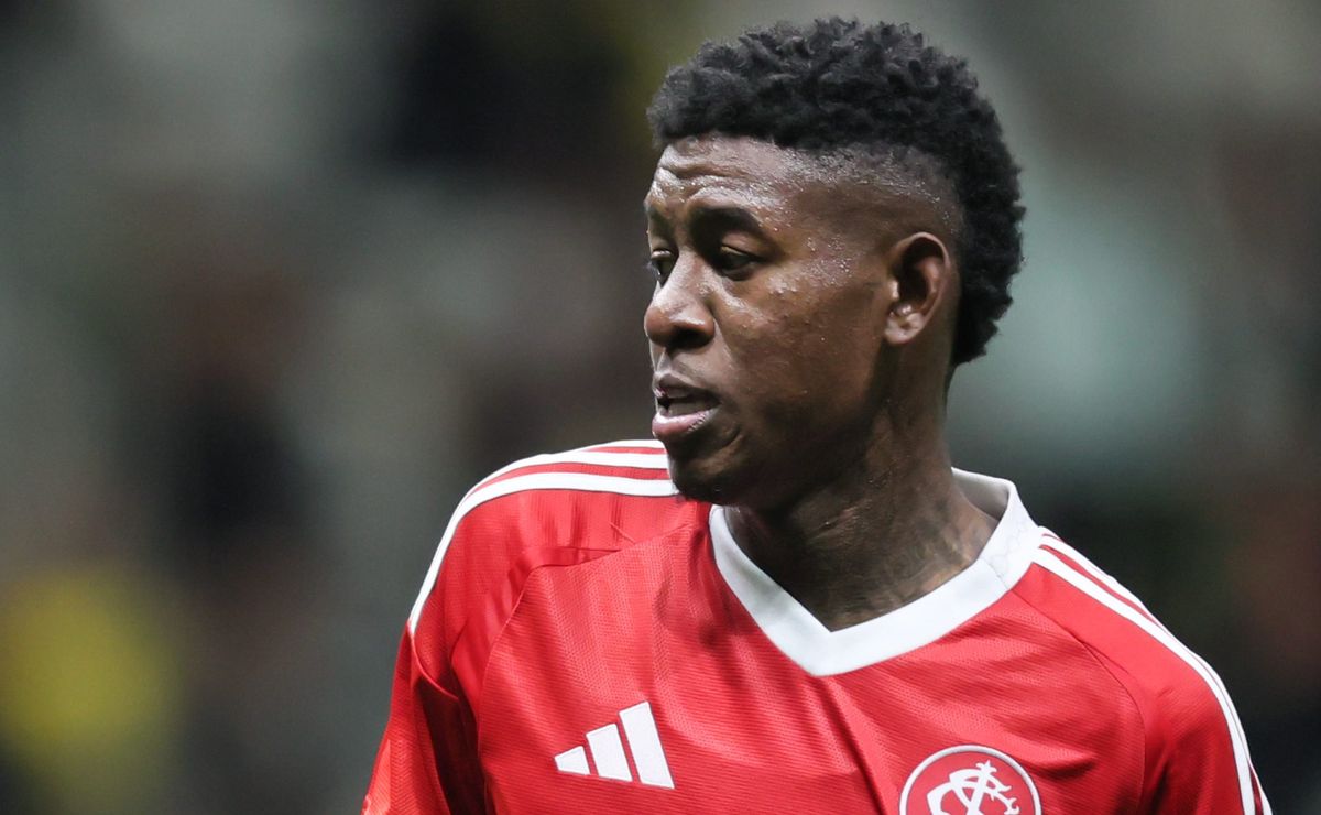 Cruzeiro vai ao mercado e busca novo zagueiro após negócio por Vitão não avançar