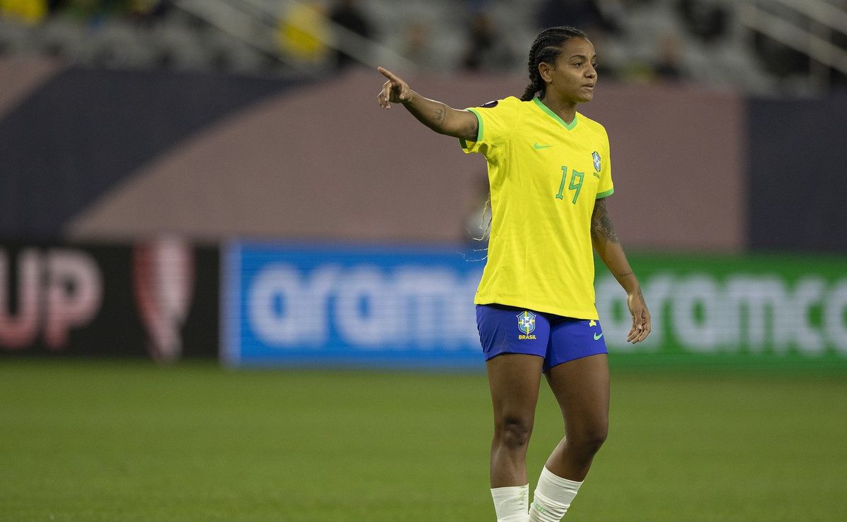 Palmeiras negocia a contratação da atacante Geyse, do Manchester United, para 2026