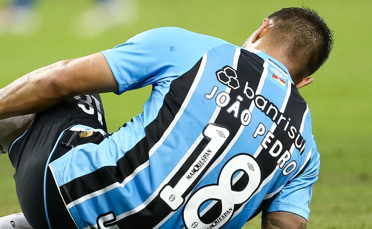 Grêmio ganha reforço caseiro para 2026 e esfria busca por lateral-direito