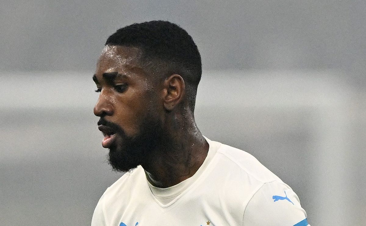 Pai de Gerson oferece meia para voltar ao Flamengo e diretoria define negócio descartando retorno