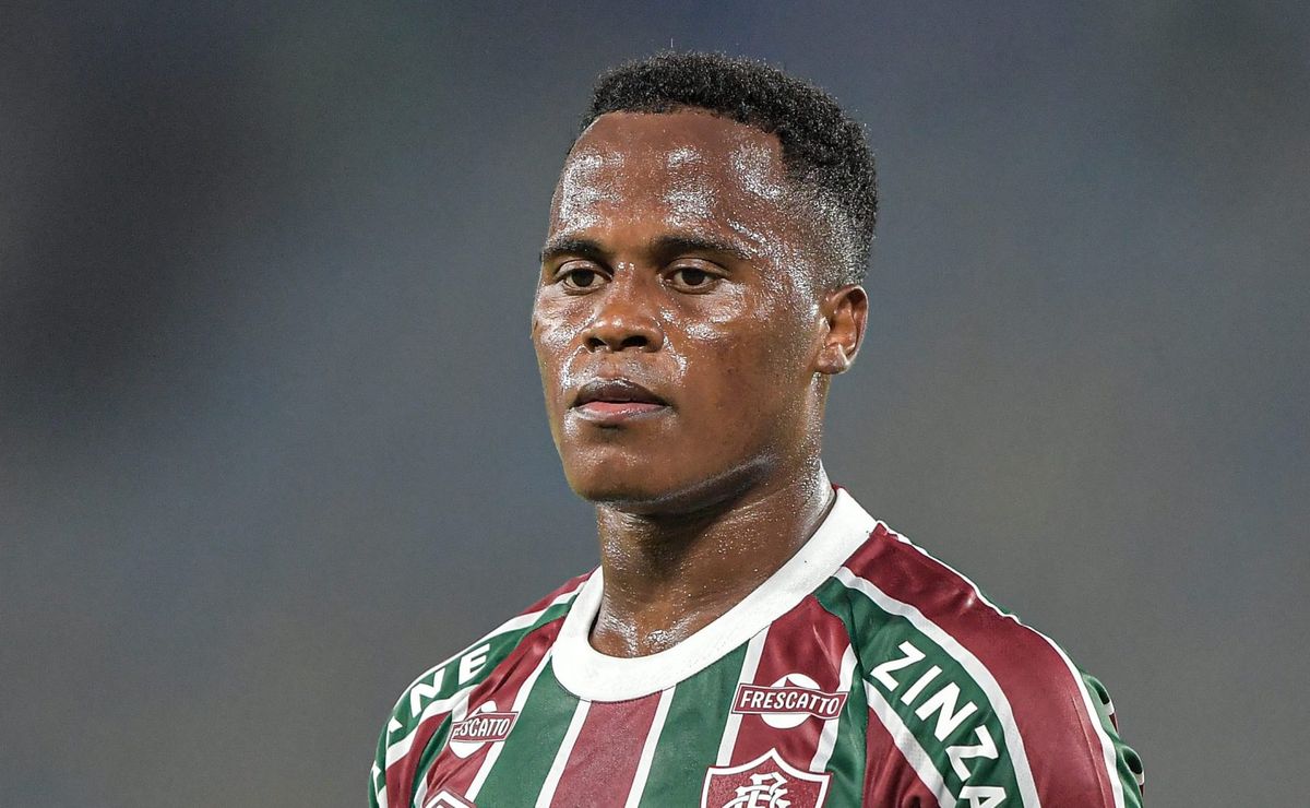 Arias no Fluminense ganha novidade e jogador se declara ao ex-clube: “Sempre é a prioridade”