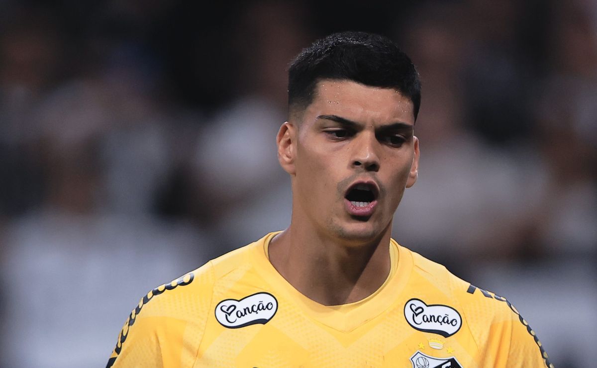 Gabriel Brazão toma decisão sobre o futuro e comunica que não deseja trocar o Santos pelo Flamengo