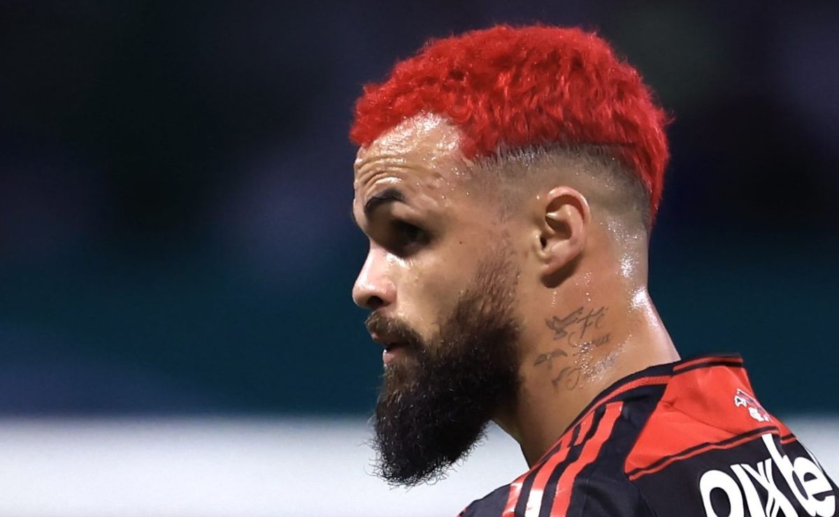 Corinthians procura o Flamengo para contratar Michael e rival quer compensação financeira pelo atacante