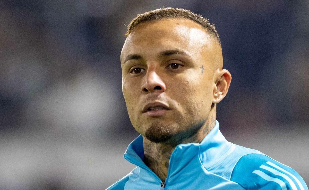 Cruzeiro recebe nova oferta do Flamengo para vender Kaio Jorge e Everton Cebolinha é incluído na negociação