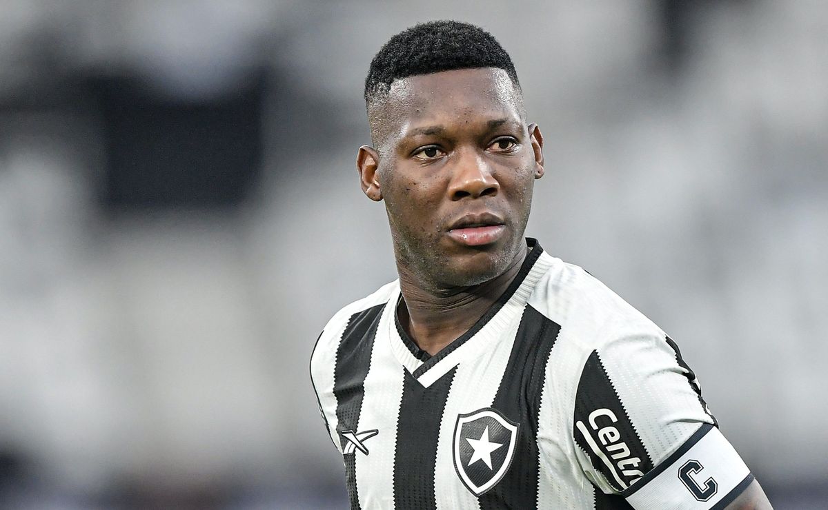 Estoril busca antecipar retorno de Patrick de Paula ao Botafogo após desempenho abaixo 