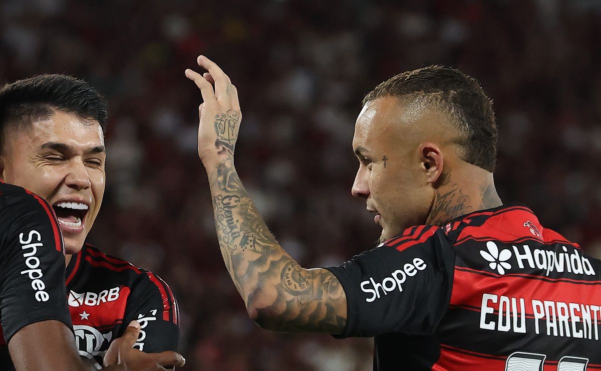 Corinthians faz consulta por Everton Cebolinha, escuta exigências do Flamengo e negócio não avança