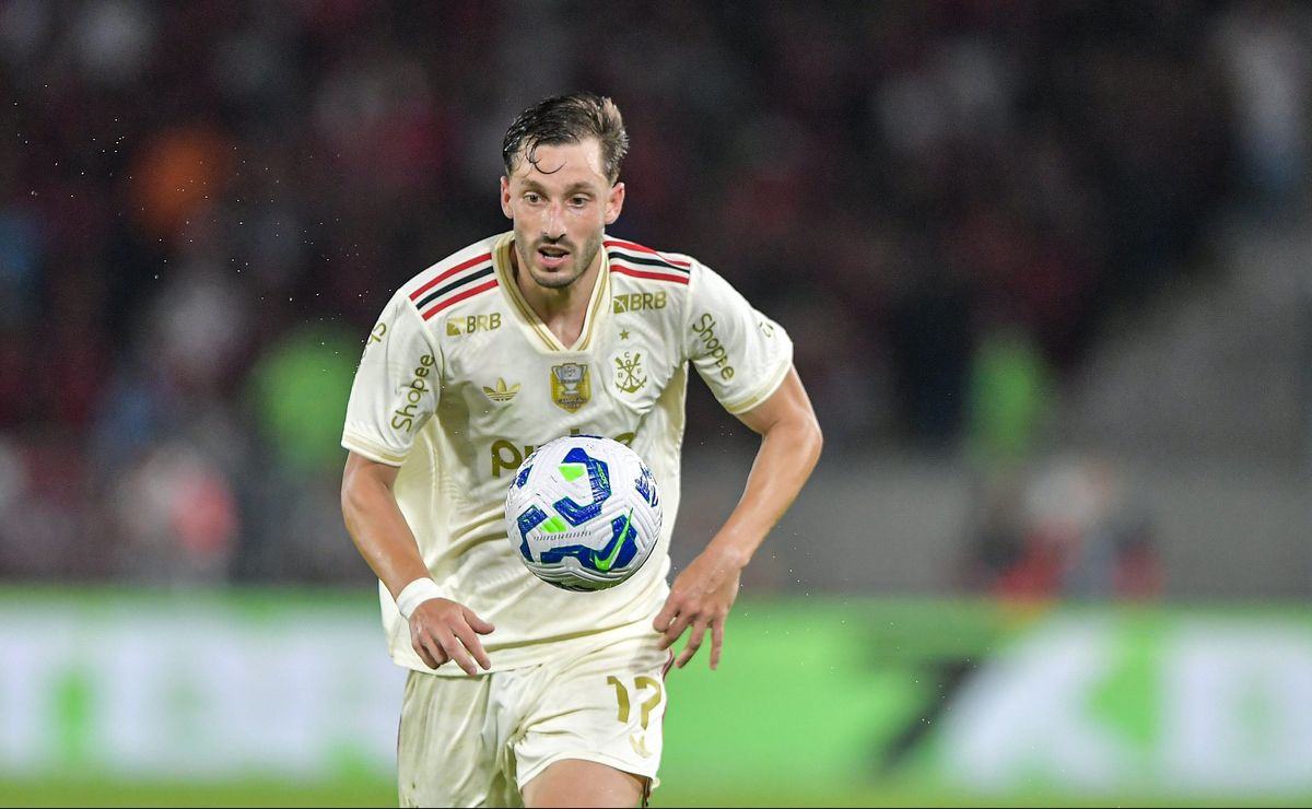 Flamengo e River Plate avançam por negócio envolvendo Matías Viña; lateral uruguaio será emprestado