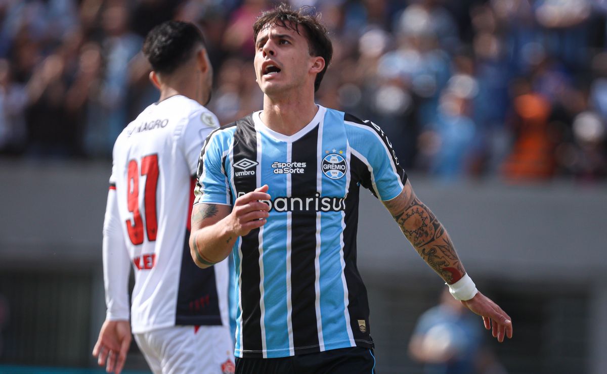 Grêmio multa Carballo por faltar à reapresentação do elenco e não tolera mais atos de indisciplina