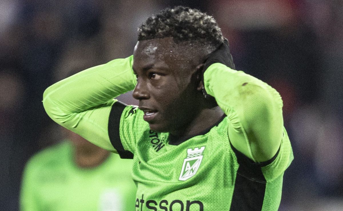 Fluminense mantém negociações por Marino Hinestroza, atacante do Atlético Nacional