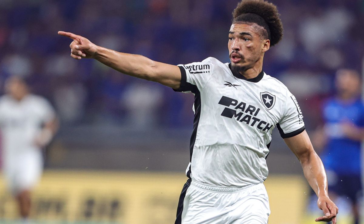 Grêmio pode sofrer ‘chapéu’ do Palmeiras por Adryelson e vê disputa pesada pelo zagueiro