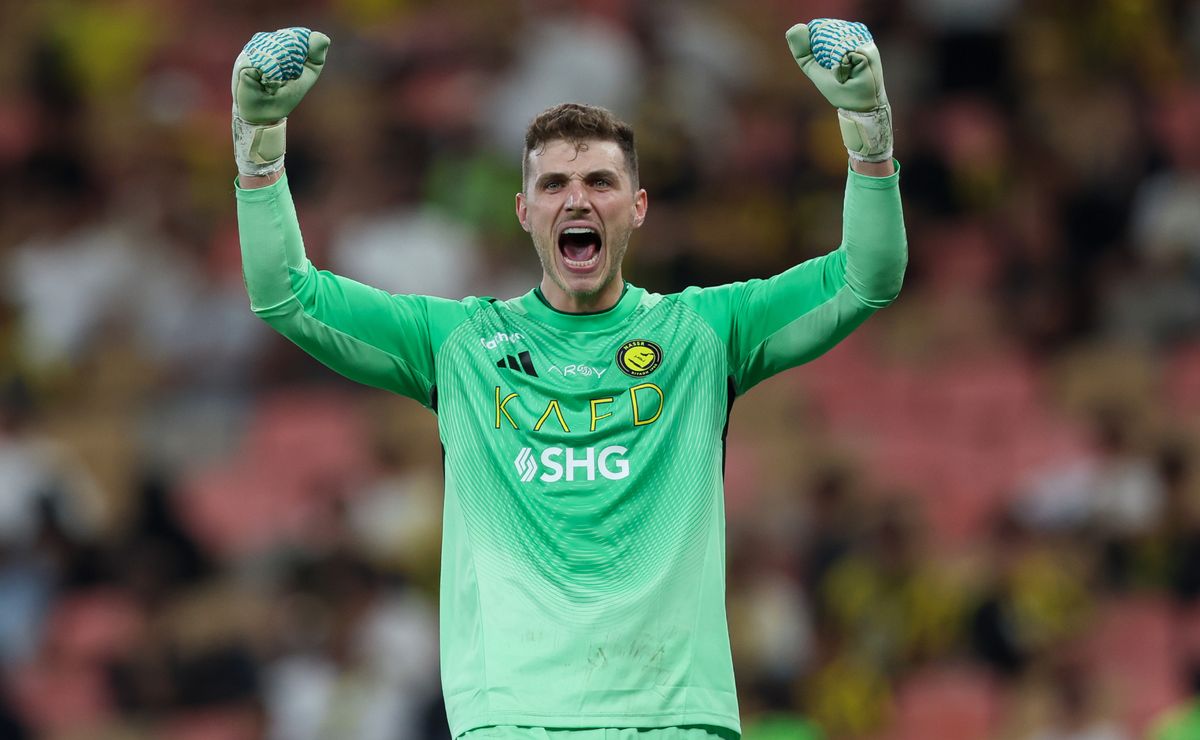 Bento acerta salários com o Grêmio e busca liberação do Al-Nassr para concretizar negócio