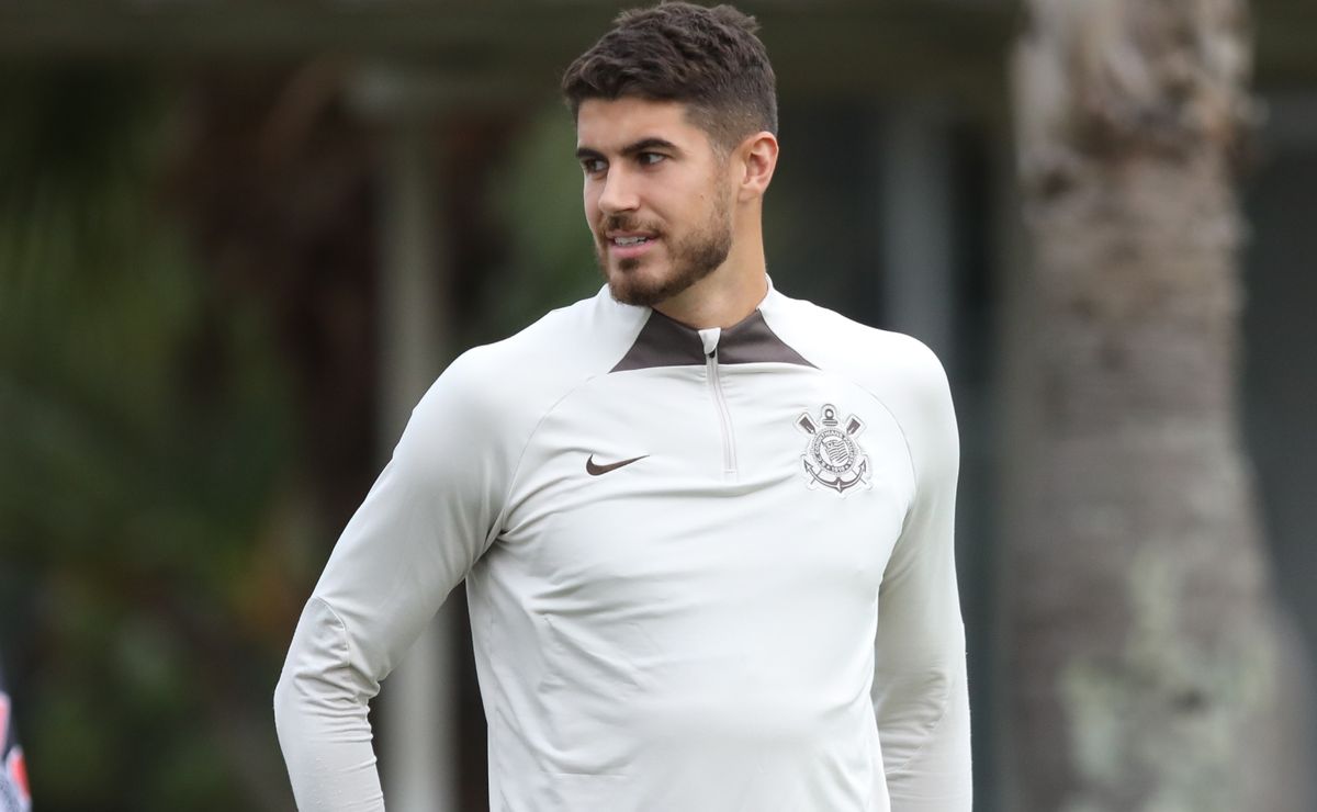 Alvo do Internacional, Pedro Raul tem negociação travada e pode permanecer no Corinthians