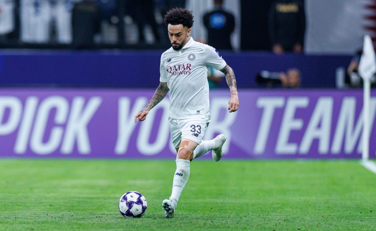 Ex-alvo do Palmeiras, Claudinho negocia retorno ao Brasil para atuar pelo Santos por empréstimo