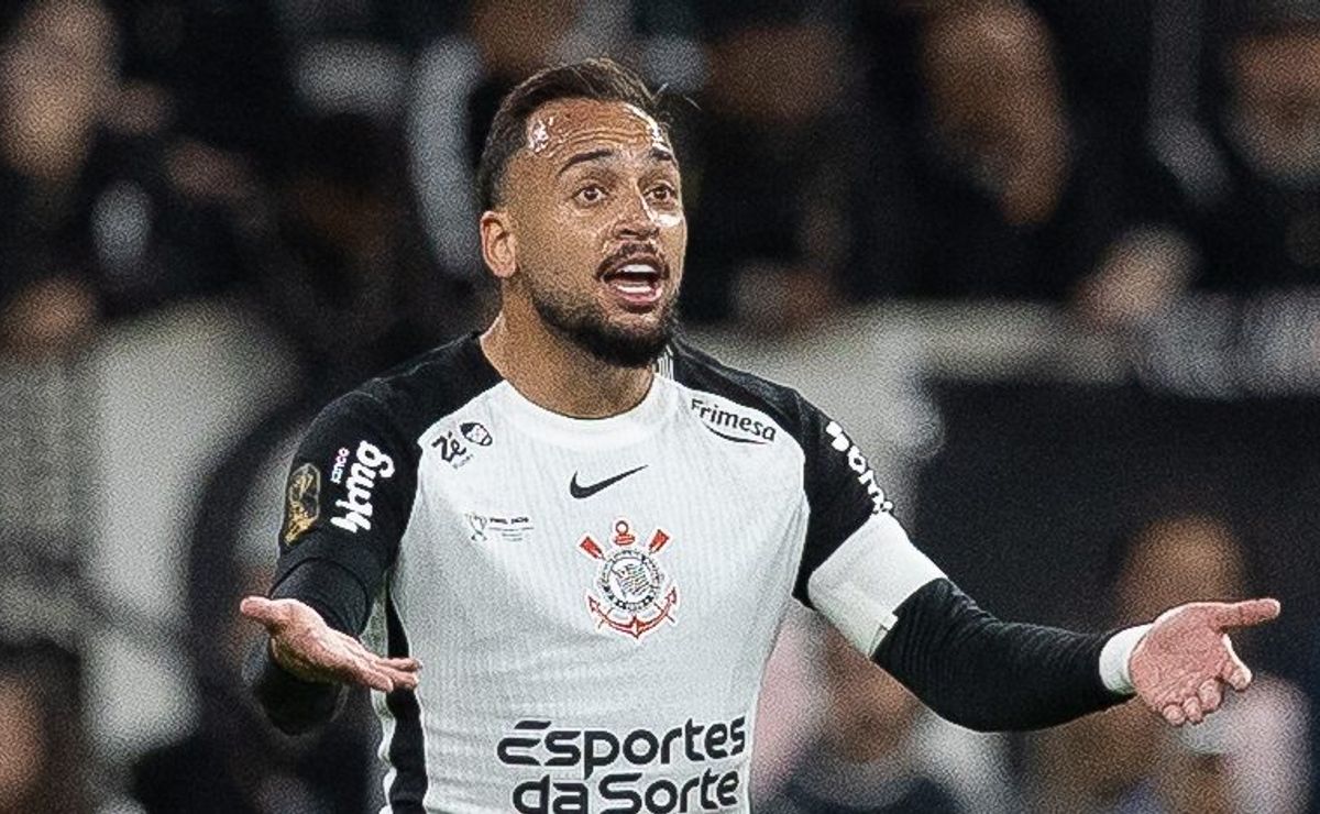 Atlético-MG entra na disputa e complica negociação do Corinthians por Maycon