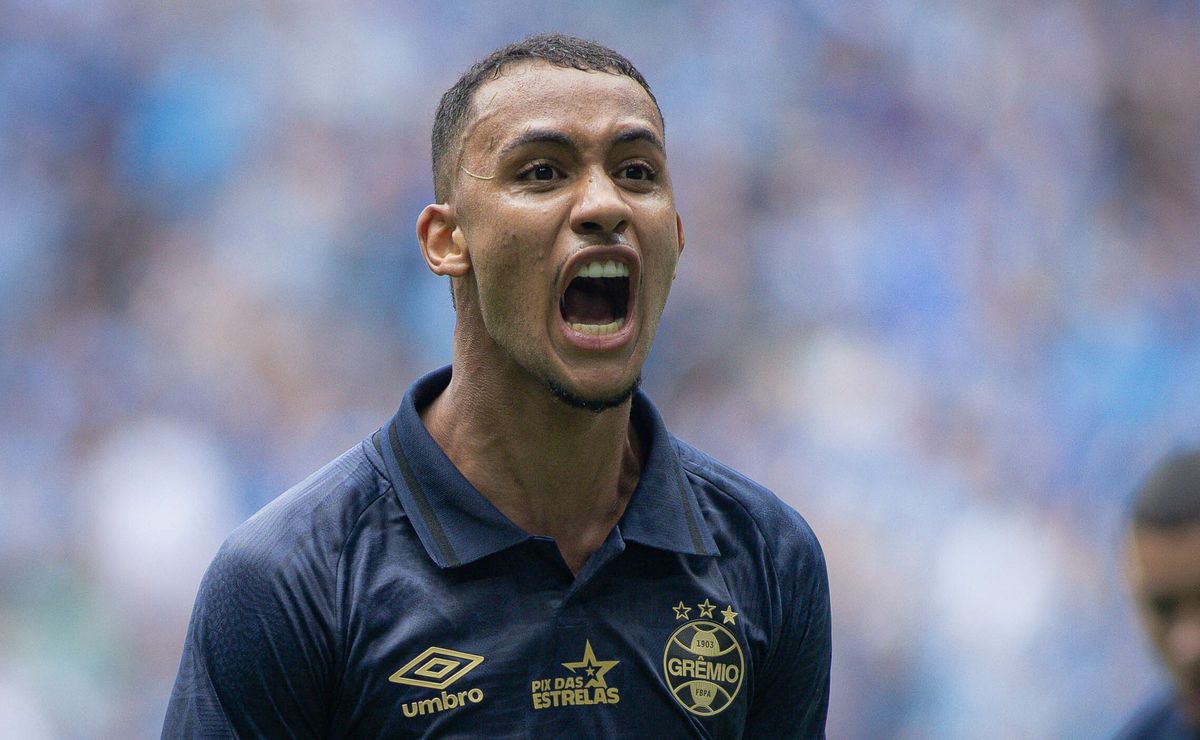 André Henrique, alvo do Vasco, pode permanecer no Grêmio após reavaliação interna