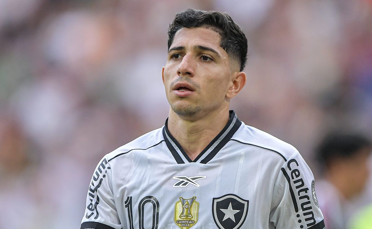 Botafogo não perde tempo em meio a saída de Savarino e acerta com Cristian Medina, crava jornal argentino