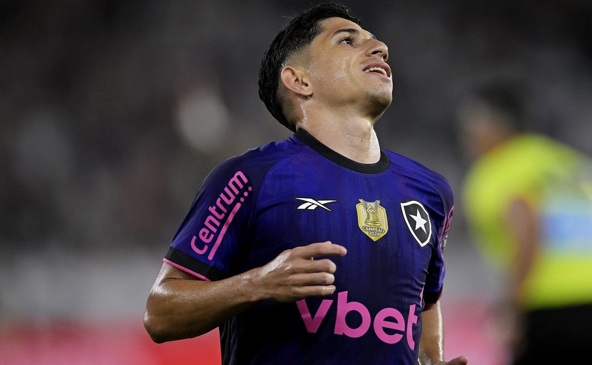 Fluminense e Botafogo encaminham acordo envolvendo Savarino no mercado da bola