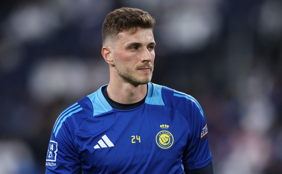 Grêmio entra em disputa com clube europeu pela contratação do goleiro Bento