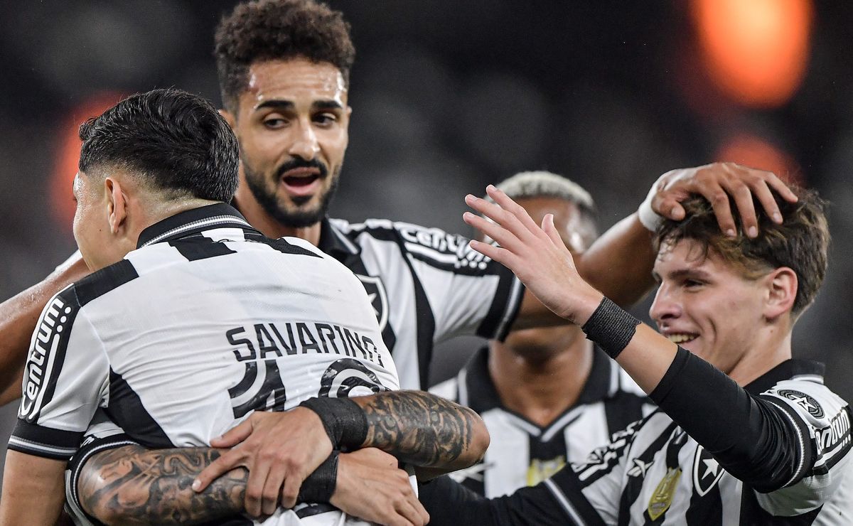 Palmeiras não para em Marlon Freitas e prepara chapéu para contratar Savarino do Botafogo