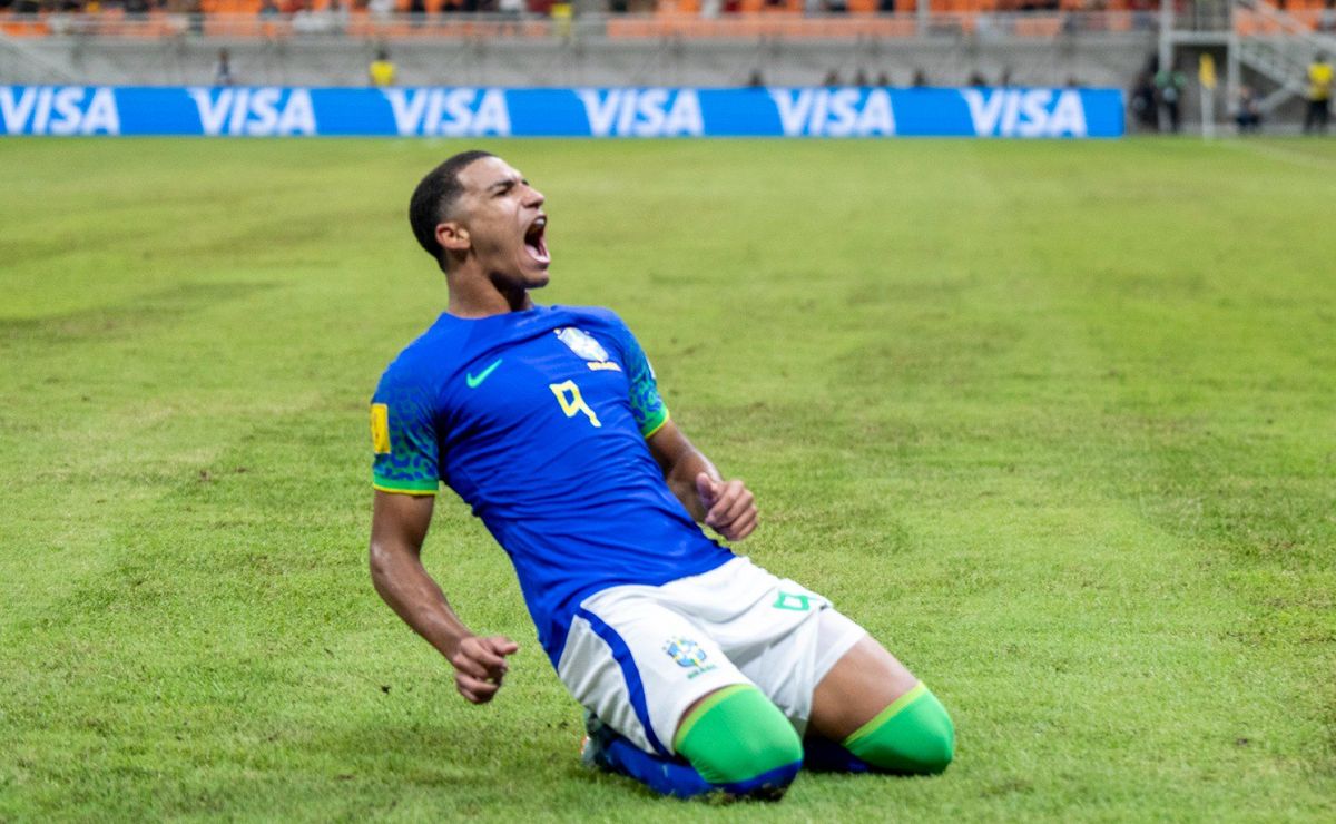 Kauã Elias é aprovado no Flamengo e contratação de ex-Fluminense ganha força nos bastidores da Gávea