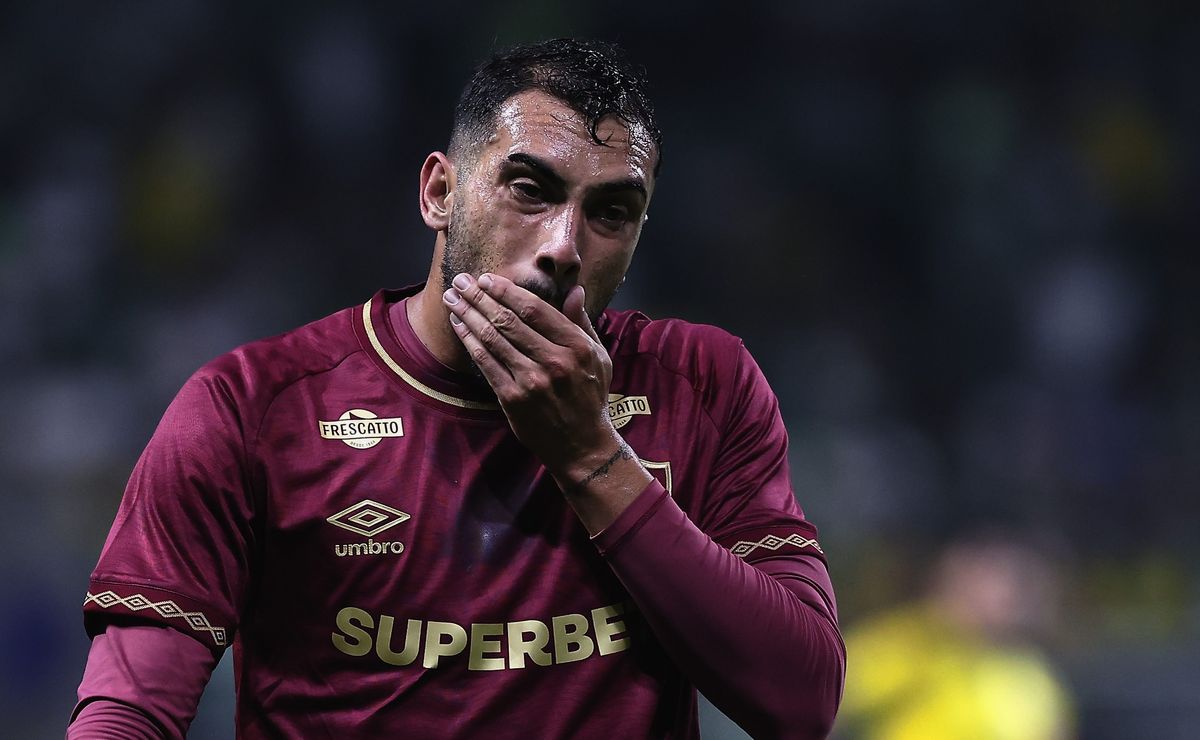 Fluminense tem Alexander Barboza oferecido como substituto para Freytes em 2026 