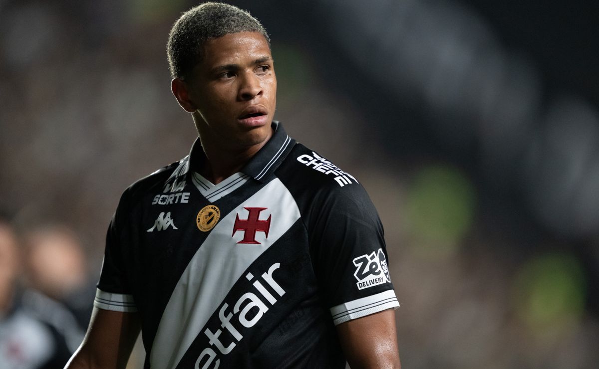 Barros, do Vasco, recebe sondagens e diretoria avalia aumentar multa rescisória do volante