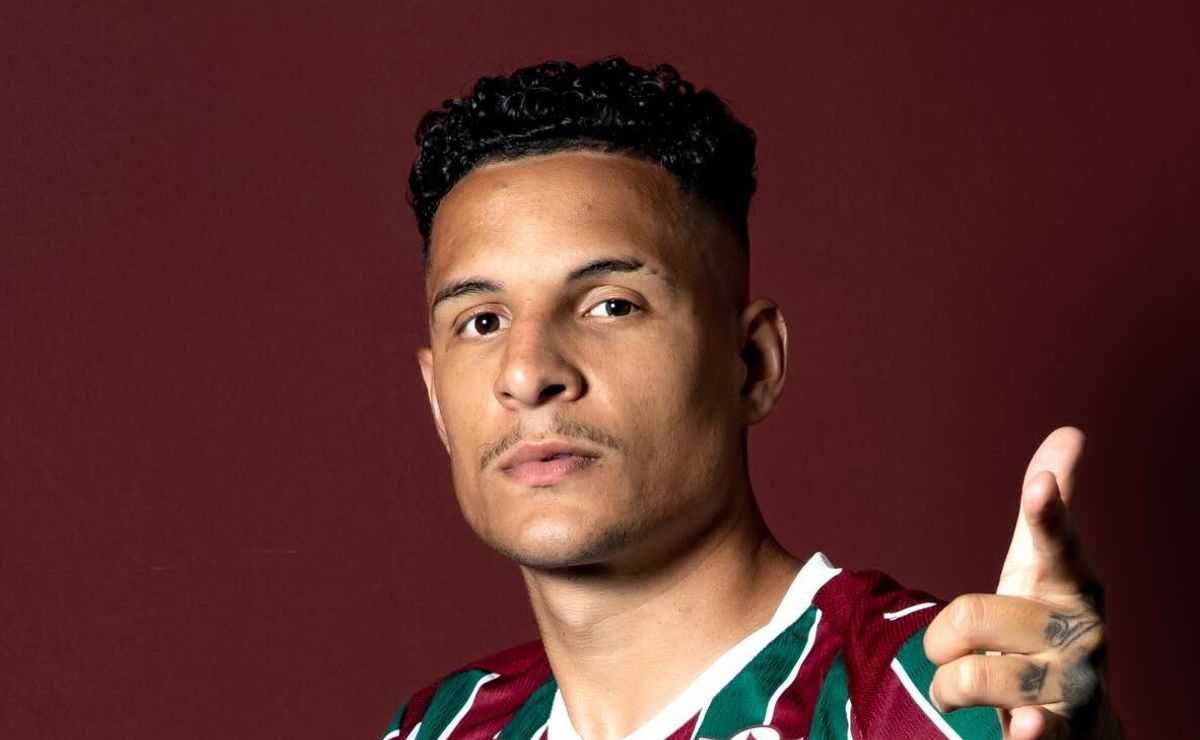 Guilherme Arana mal chega ao Fluminense e ‘problema’ na comparação com Renê é exposto