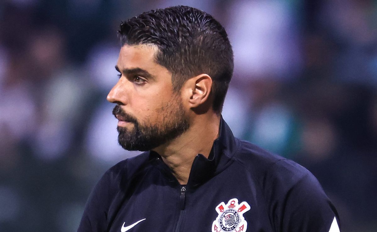 António Oliveira revela sonho de retornar ao Corinthians: “Tenho um respeito absoluto”