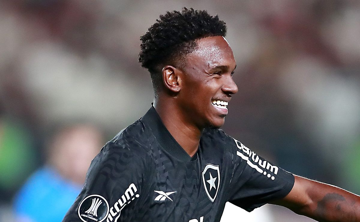 Santos sinaliza interesse em comprar Jeffinho e pode entrar na briga com clube chinês pela contratação