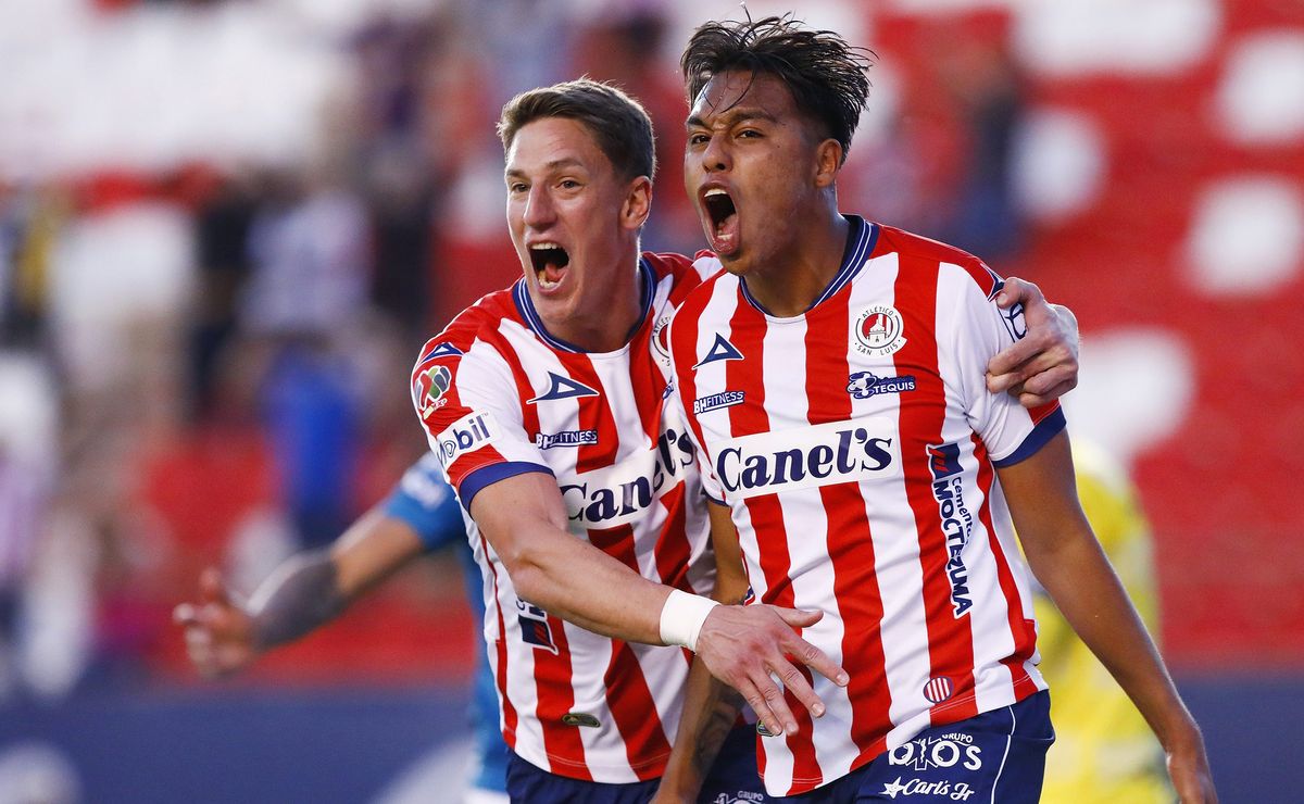 Internacional contata atacante Andrés Vombergar após não renovação com San Lorenzo, segundo Nicola