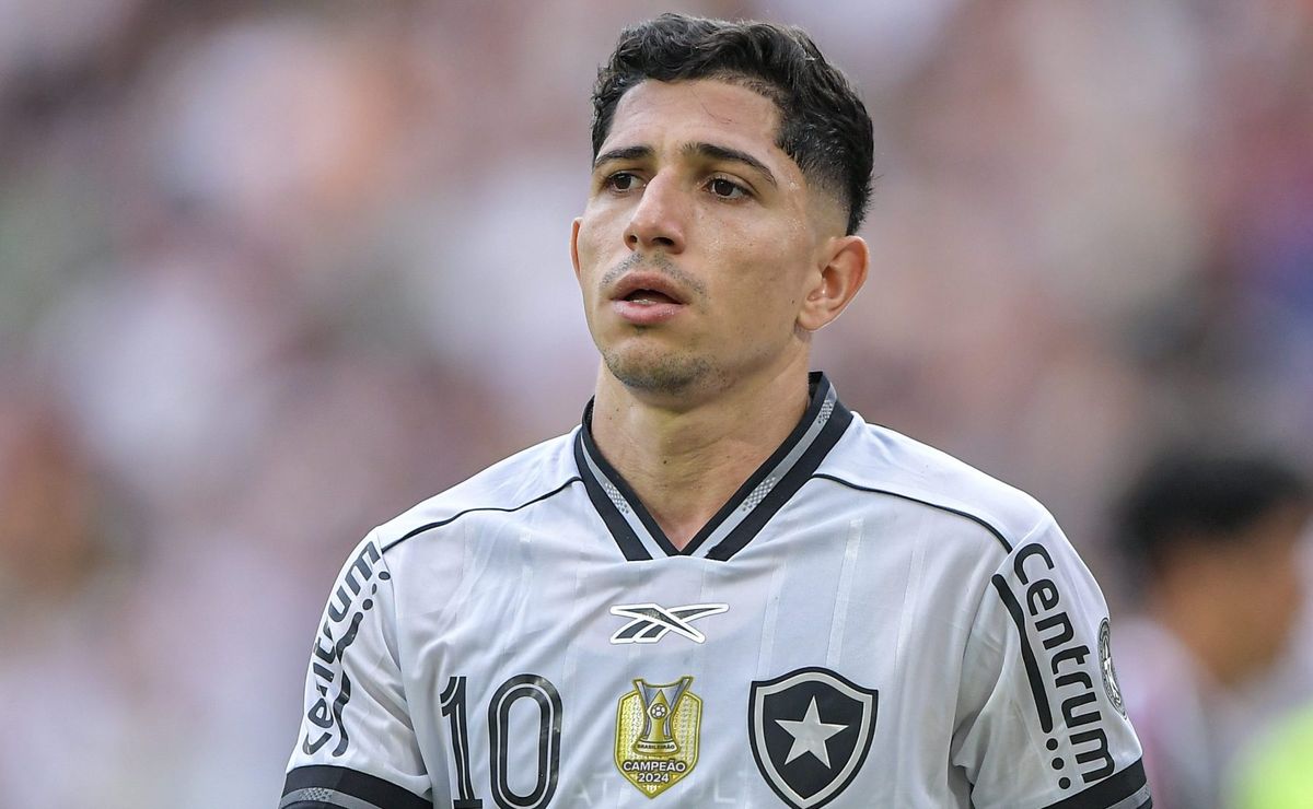 PVC explica desistência do Palmeiras em tirar Savarino do Botafogo: “Não vai investir”