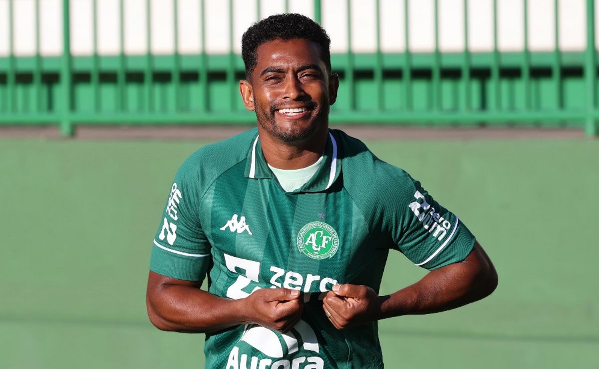 Marcos Vinícius, um dos principais reforços da Chapecoense em 2026, pode estrear nesta terça-feira (6)