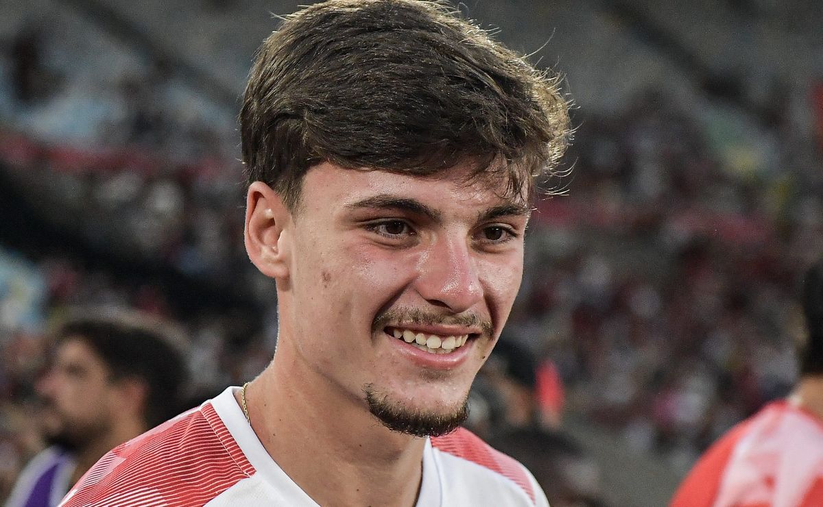 Flamengo define posição oficial sobre contratação de Breno Bidon e proposta ao Corinthians não foi enviada