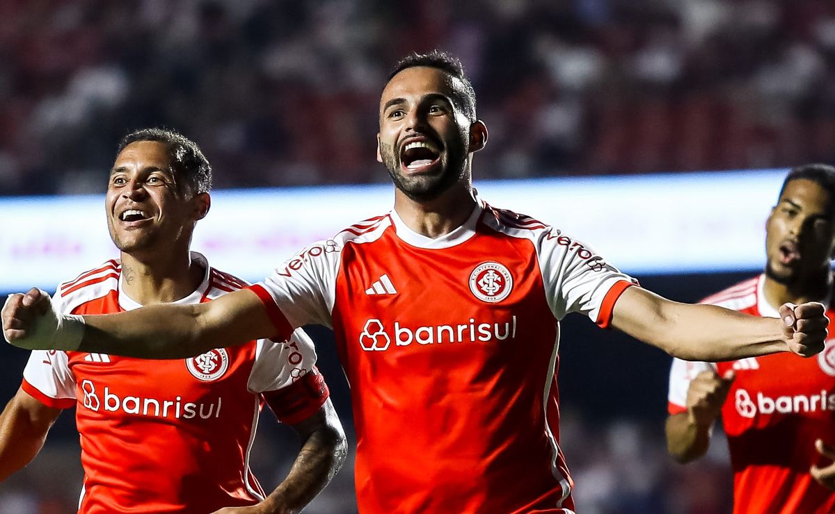 Santos descarta Thiago Maia e envia representante para negociar pessoalmente contratação de Felipe Loyola