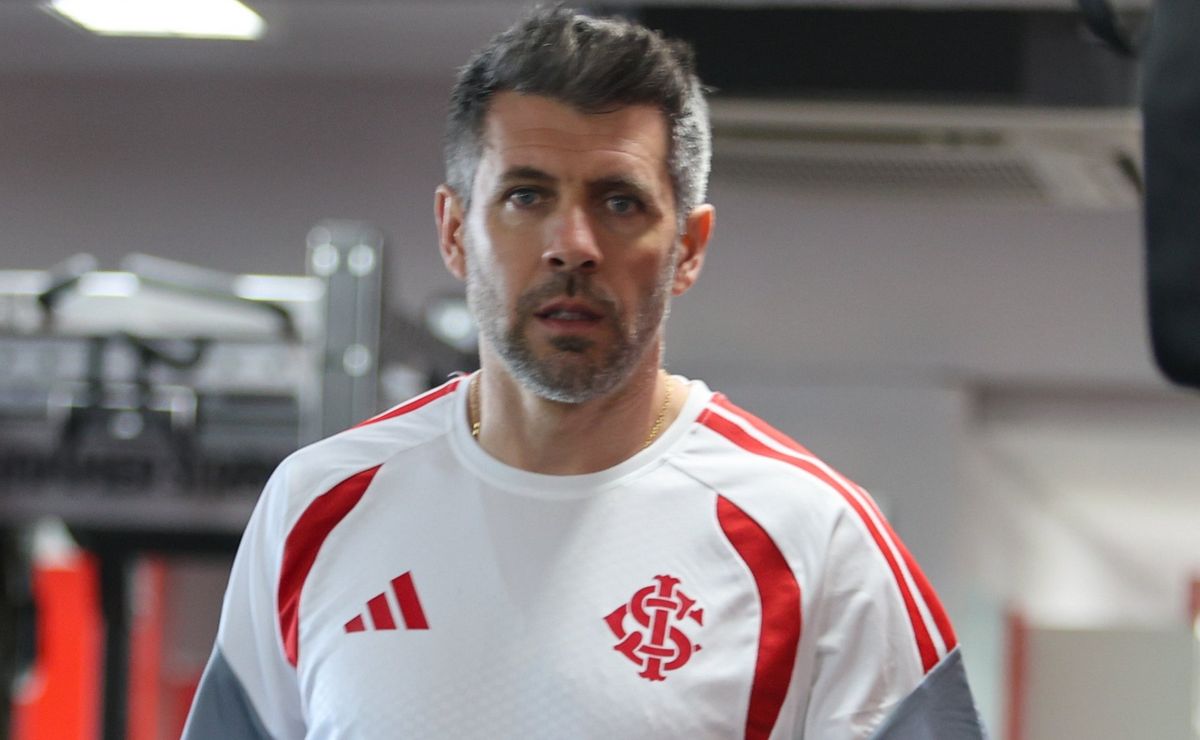 Paulo Pezzolano dá palavra final e veta contratação de Alexis Sánchez pelo Internacional