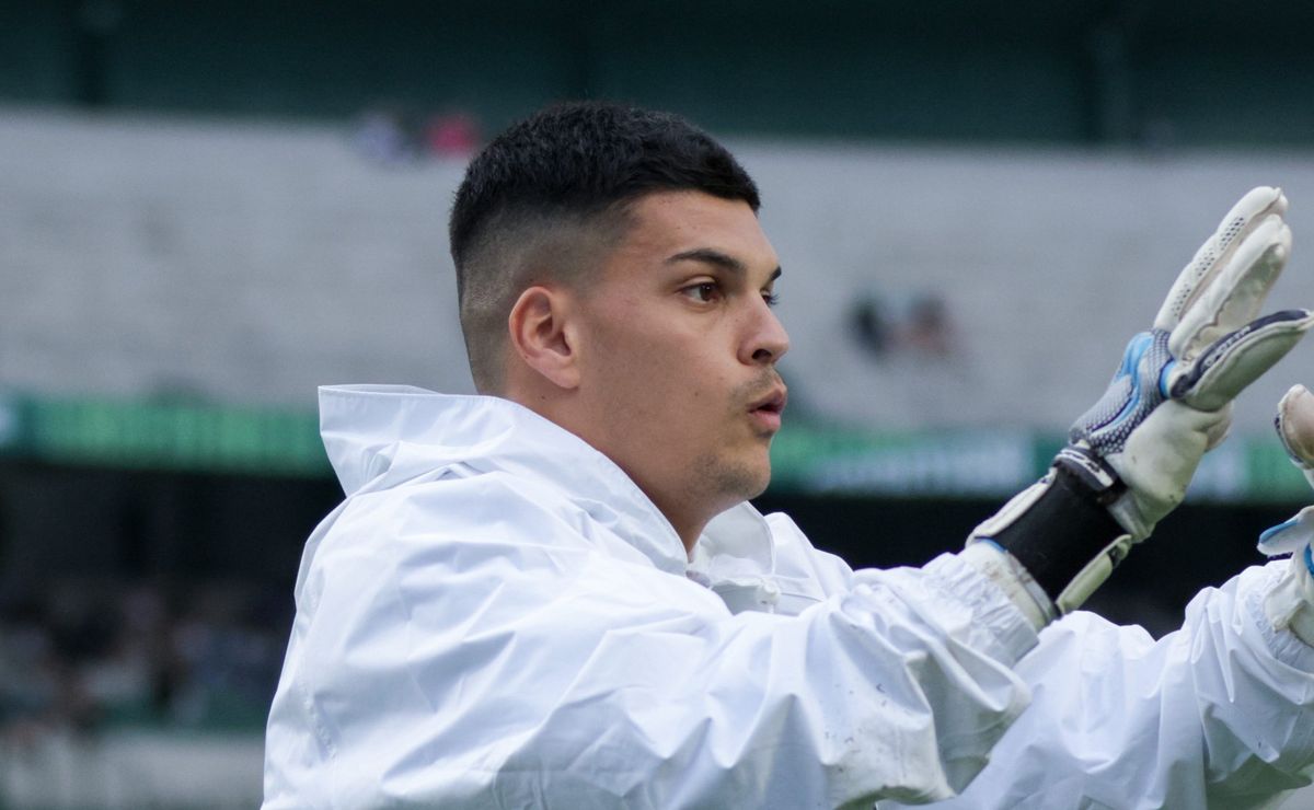 Flamengo contra-ataca, não desiste de Gabriel Brazão e o goleiro do Santos é a prioridade